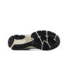 New Balance Zapatillas Mujer 2002R BEIGE vista frontal girada 45º
