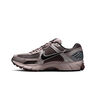 Nike Zapatillas Hombre ZOOM VOMERO 5 BEIGE puntera