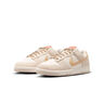 Nike Zapatillas Mujer DUNK LOW SE W BEIGE lateral interior