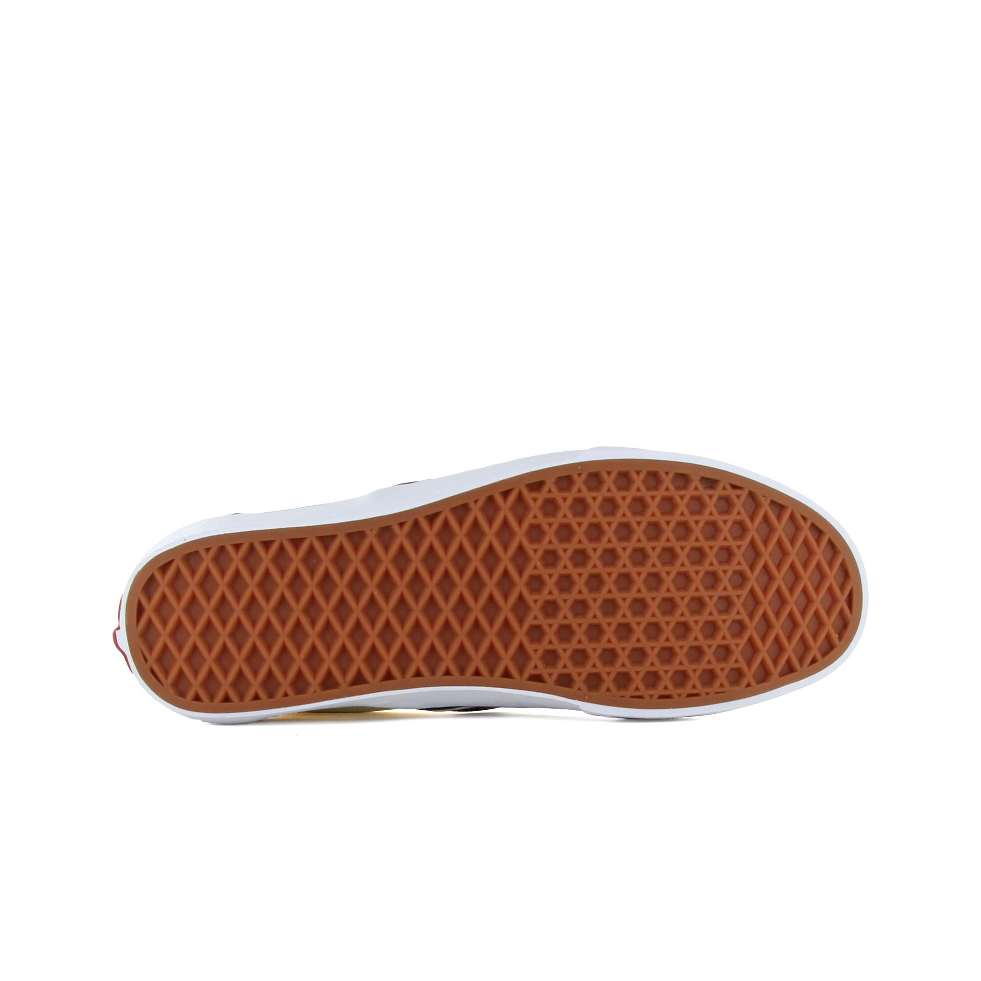Vans Zapatillas Hombre UA Classic Slip-On vista frontal girada 45º Vans Zapatillas Hombre UA Classic Slip-On vista frontal girada 45º