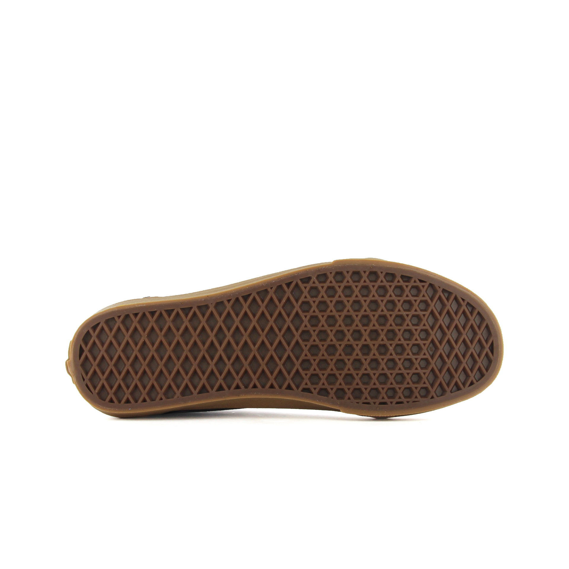 Vans Zapatillas Hombre UA Old Skool vista frontal girada 45º Vans Zapatillas Hombre UA Old Skool vista frontal girada 45º