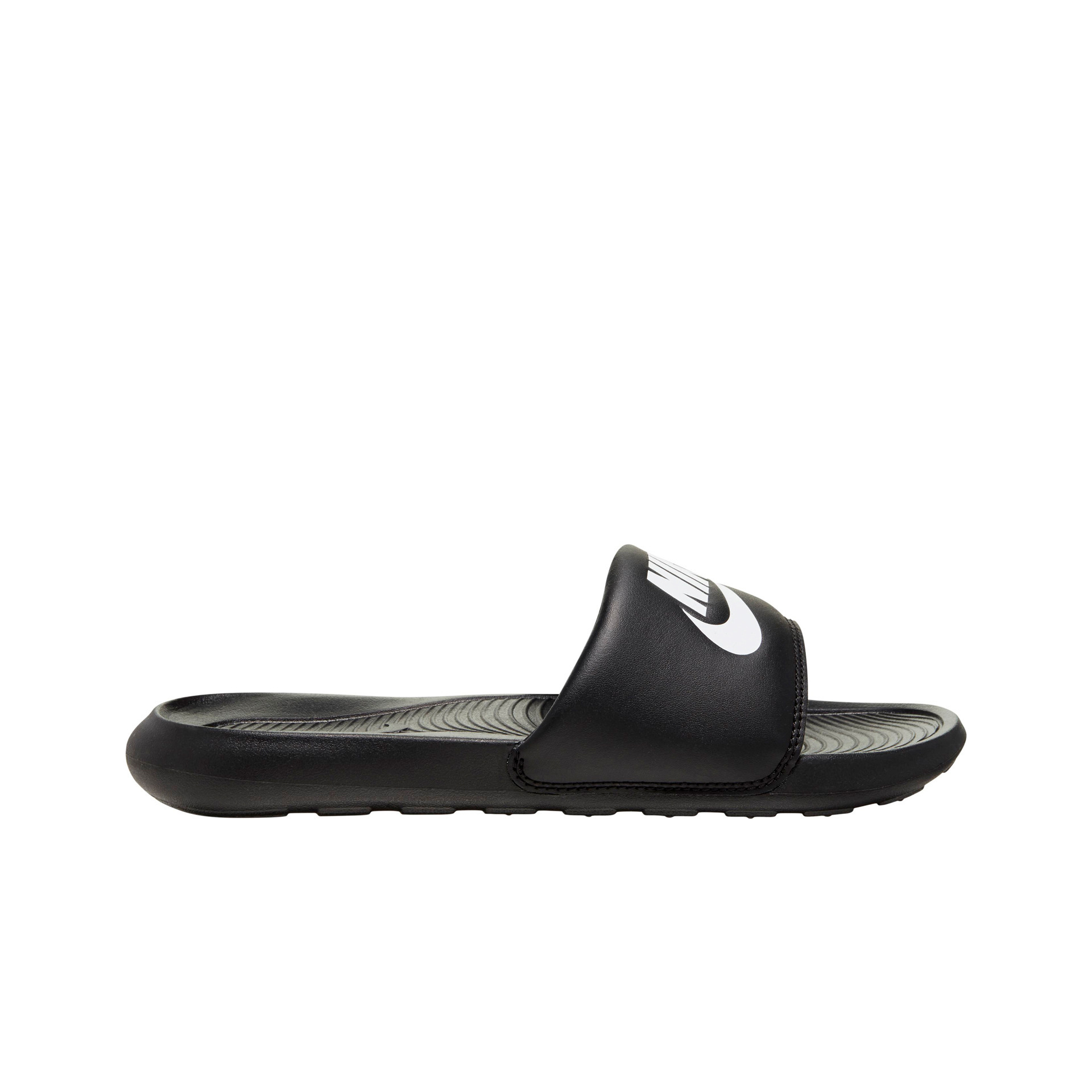 Nike Chancletas y Sandalias Mujer W NIKE VICTORI ONE SLIDE lateral exterior Nike Chancletas y Sandalias Mujer W NIKE VICTORI ONE SLIDE lateral exterior