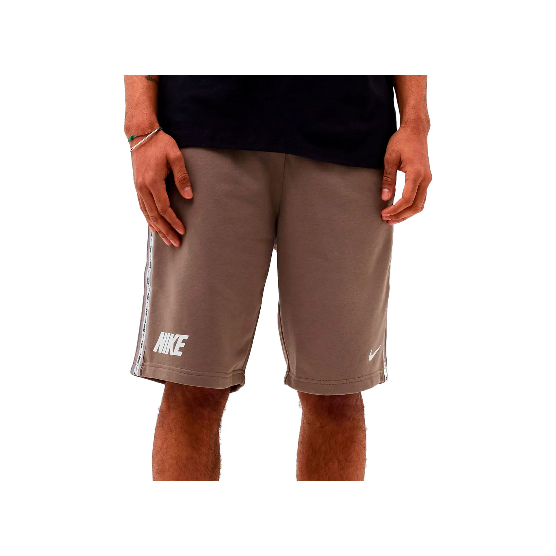 Nike Pantalón Corto Hombre M NSW REPEAT FT SHORT vista trasera Nike Pantalón Corto Hombre M NSW REPEAT FT SHORT vista trasera