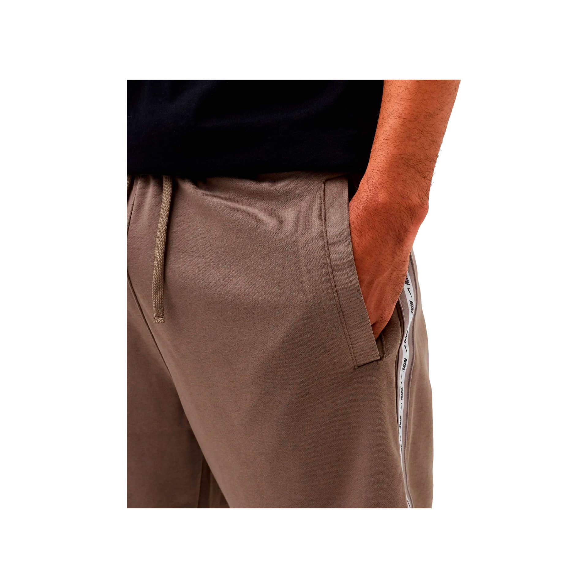 Nike Pantalón Corto Hombre M NSW REPEAT FT SHORT 03 Nike Pantalón Corto Hombre M NSW REPEAT FT SHORT 03