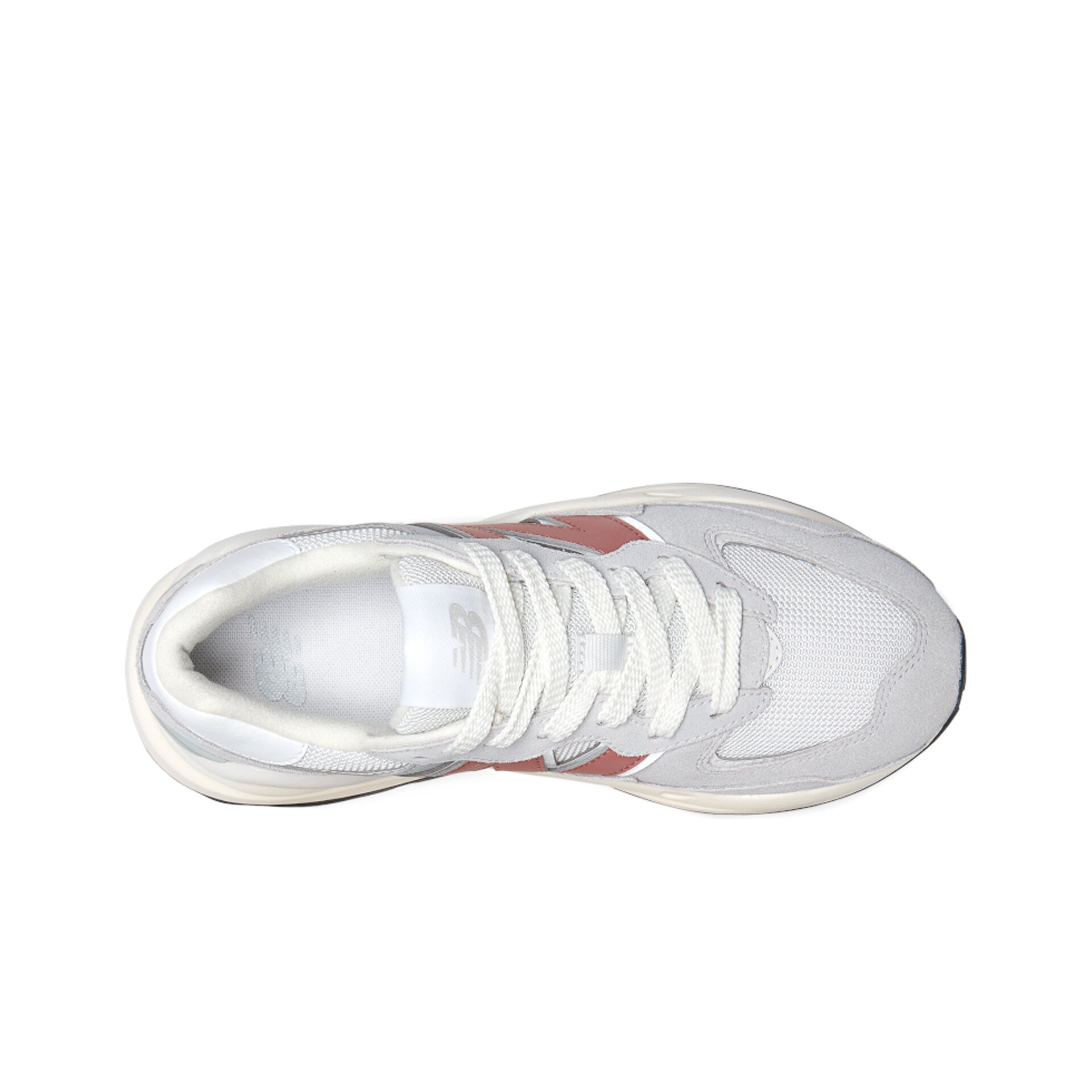 New Balance Zapatillas Mujer 57/40 vista frontal girada 45º New Balance Zapatillas Mujer 57/40 vista frontal girada 45º