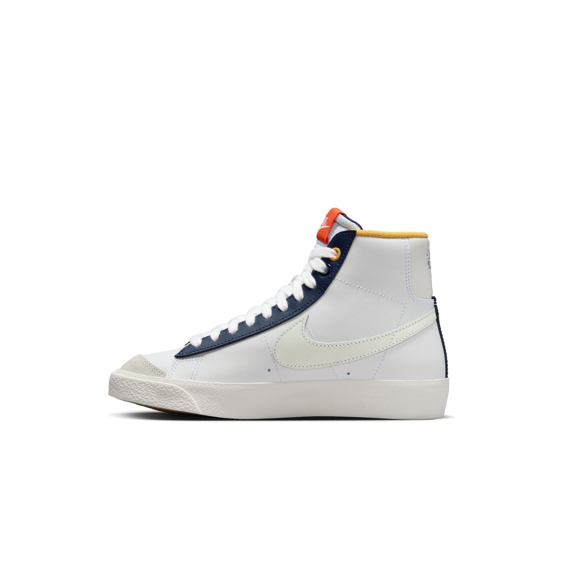 Nike Zapatillas Niña/os BLAZER MID '77 BG lateral interior Nike Zapatillas Niña/os BLAZER MID '77 BG lateral interior