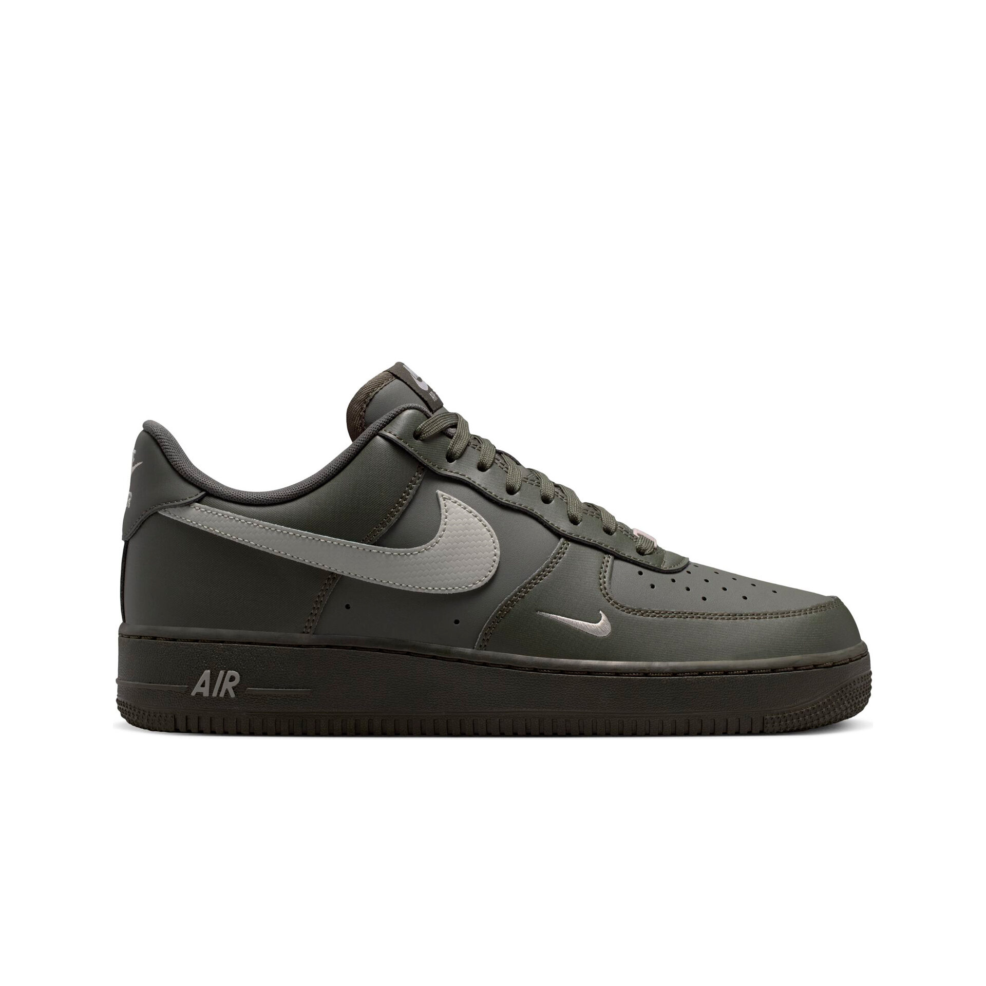 Nike Air Force 1 07 (M)